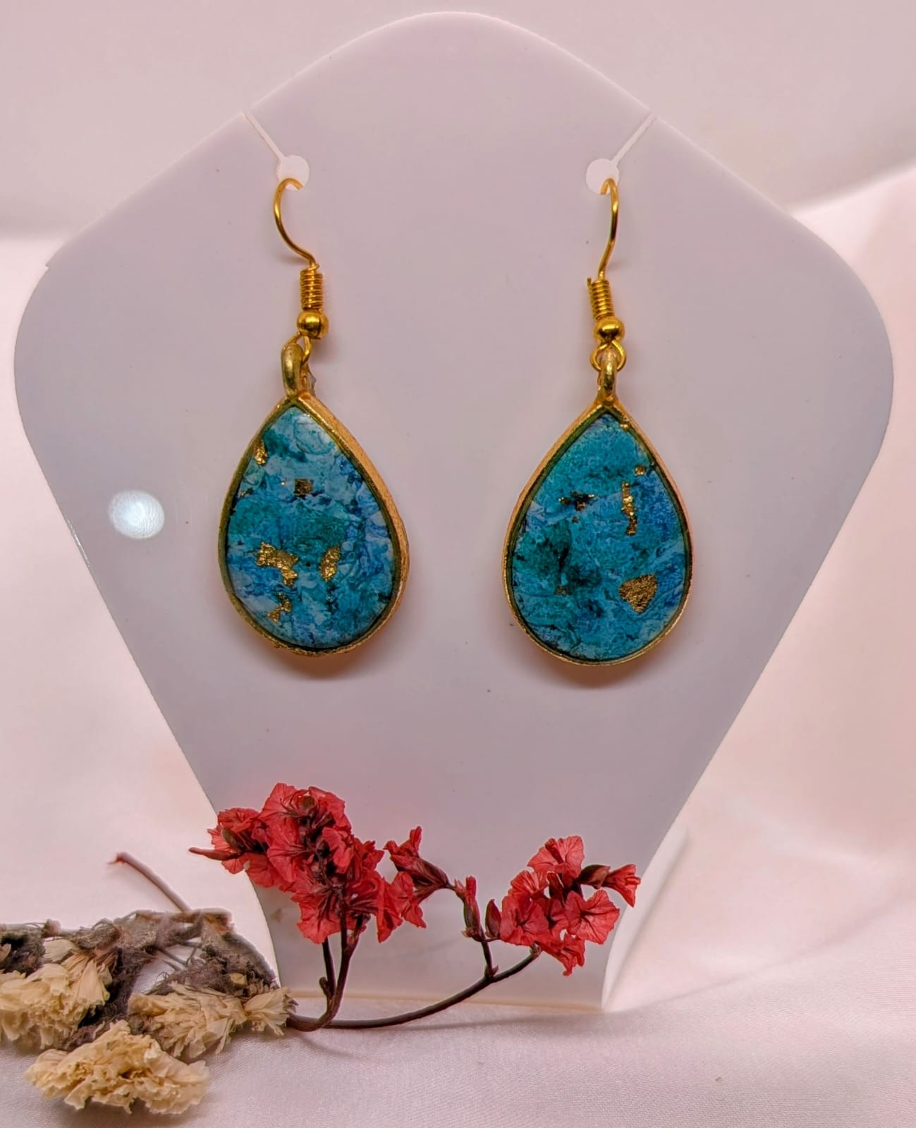 Handcrafted Ferozi Resin & Floral Drop Earrings